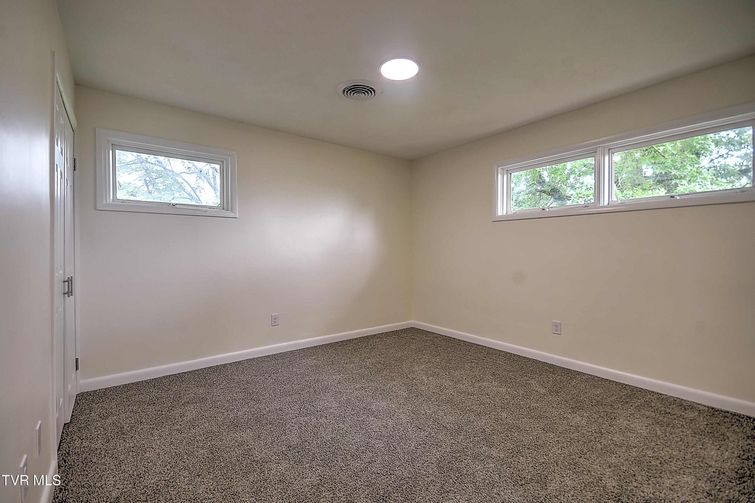 310 Knob Hill Drive, Bristol, Tennessee image 37