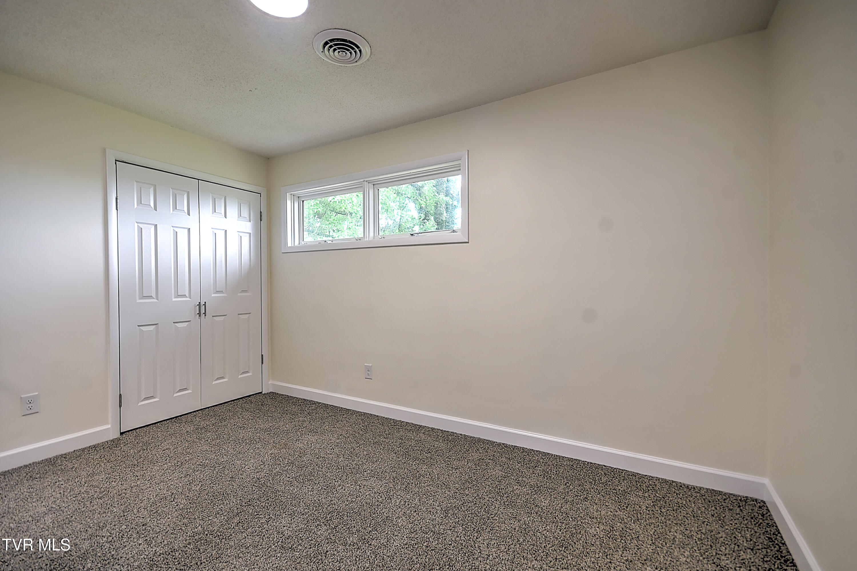310 Knob Hill Drive, Bristol, Tennessee image 35