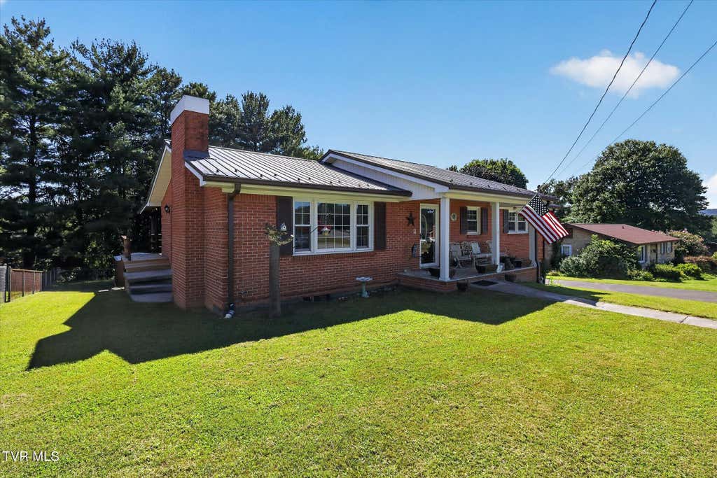 Photo of 329 Spring Hill Terrace, Bristol, VA 24201 (MLS # 9998934)