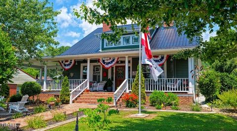 Photo of 515 Main Street, Rogersville, TN 37857 (MLS # 9997496)