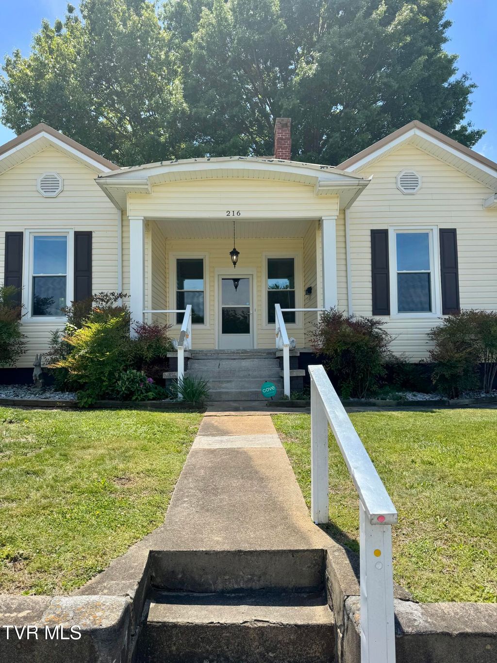 Photo of 216 1st Street, Erwin, TN 37650 (MLS # 9994903)