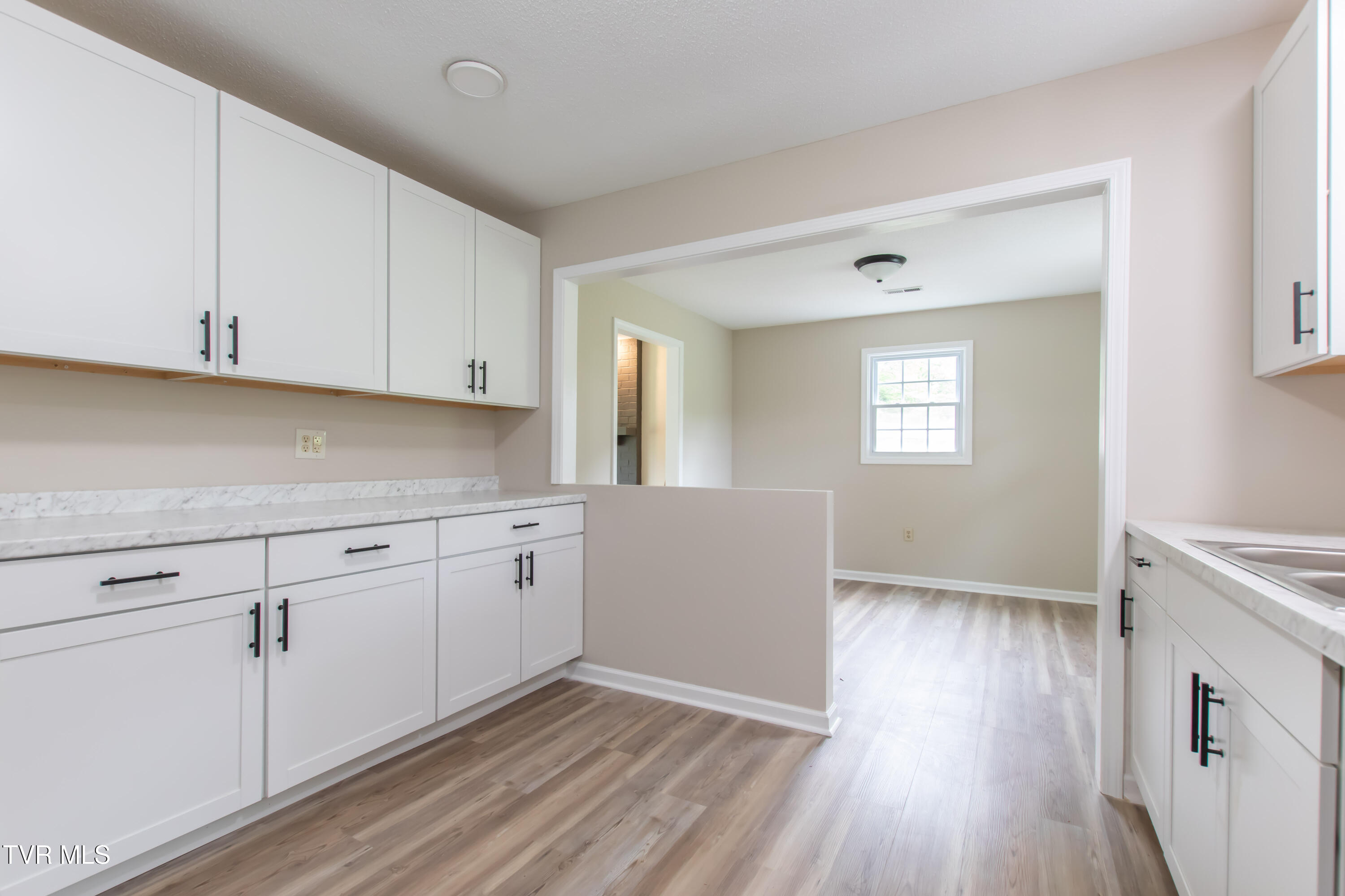 7324 White Pine Circle, Bristol, Virginia image 20
