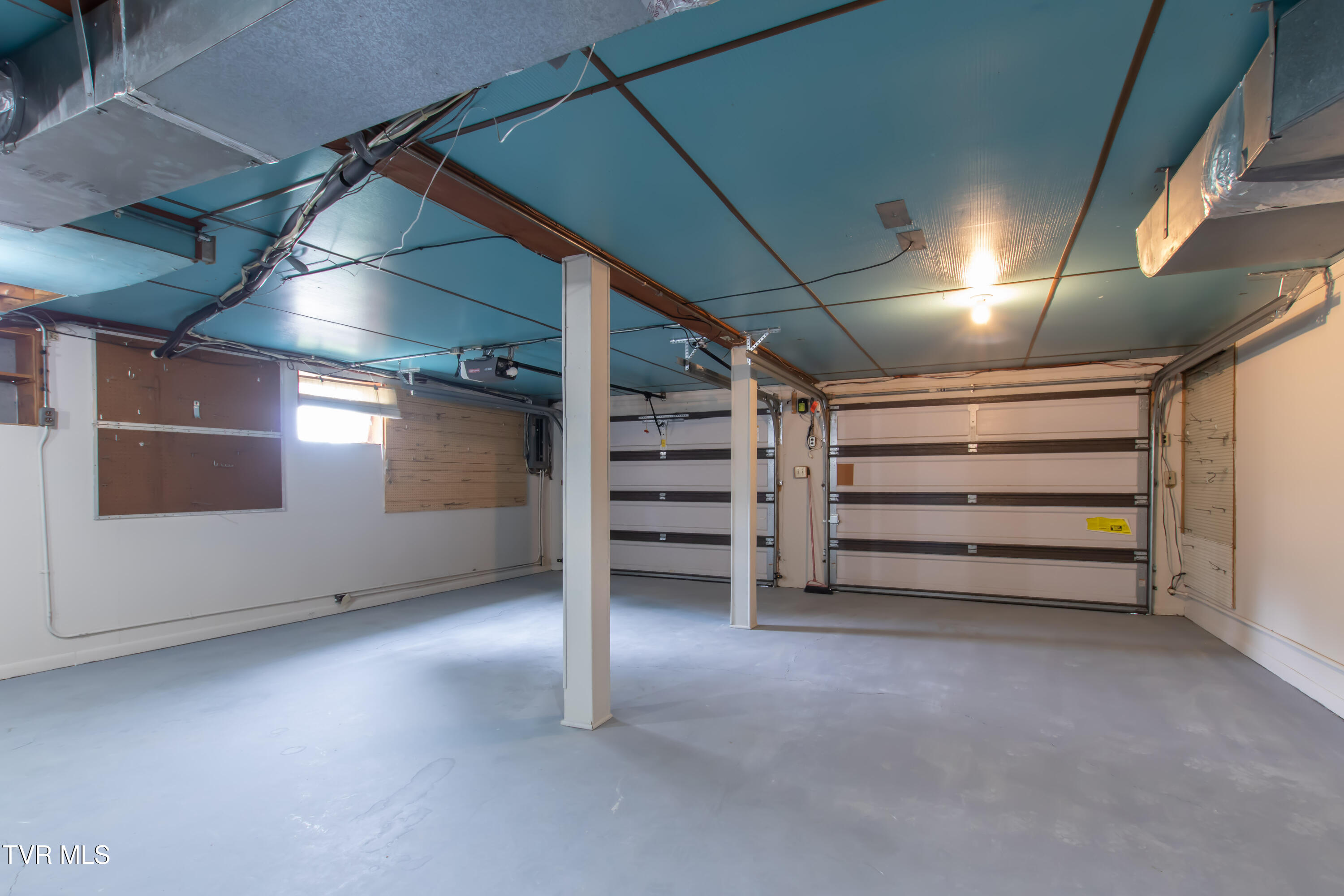 7324 White Pine Circle, Bristol, Virginia image 46