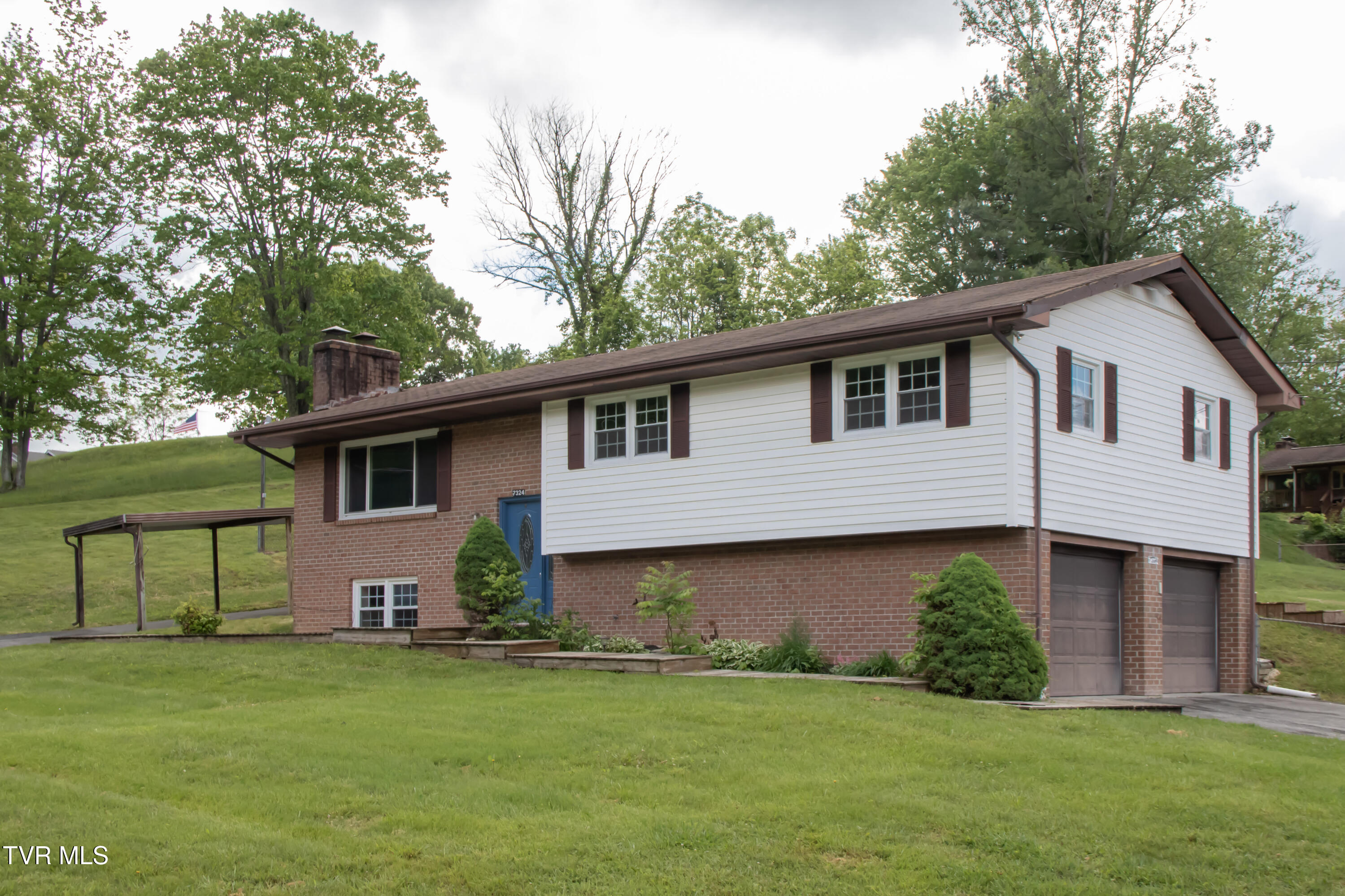 7324 White Pine Circle, Bristol, Virginia image 4