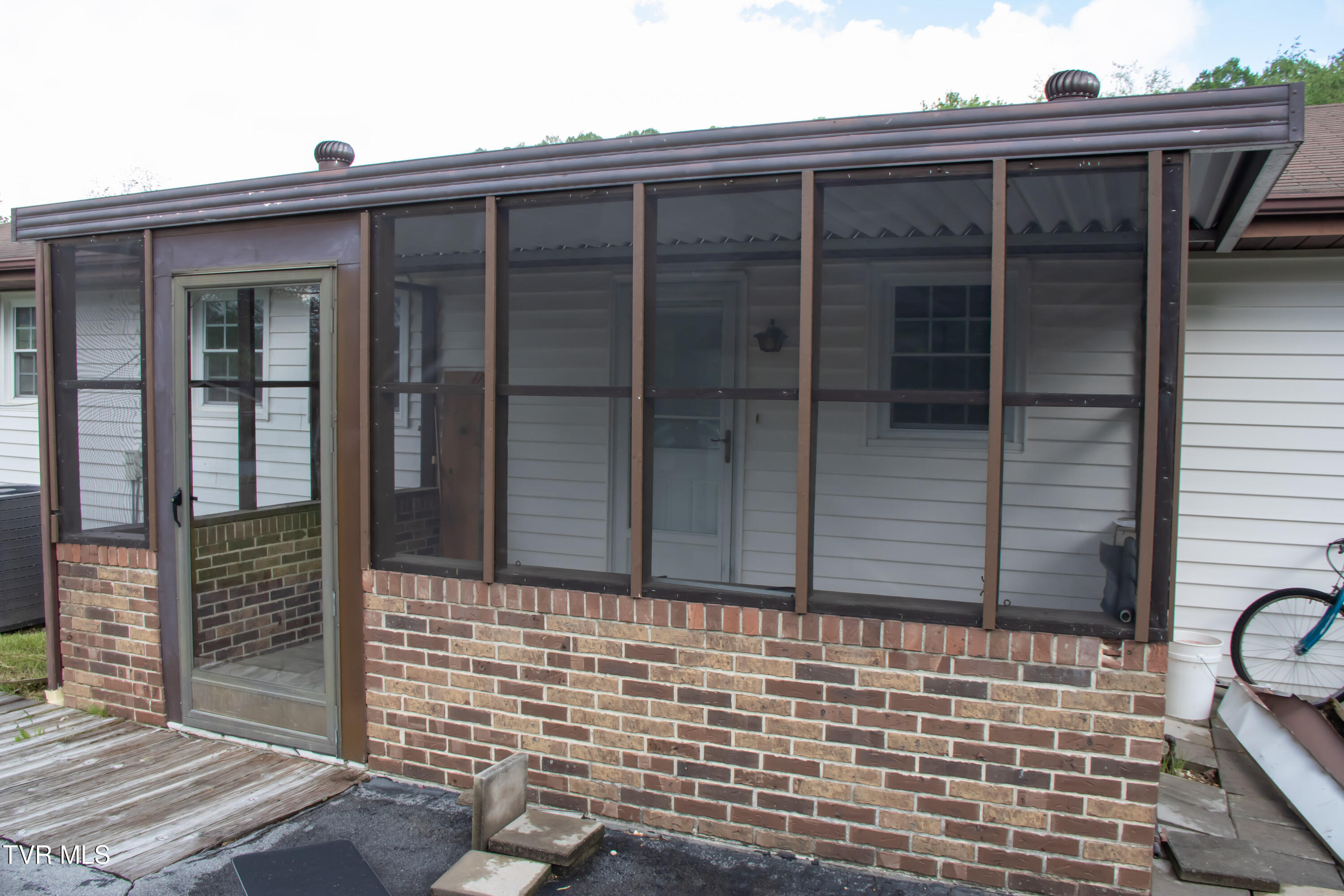 7324 White Pine Circle, Bristol, Virginia image 14