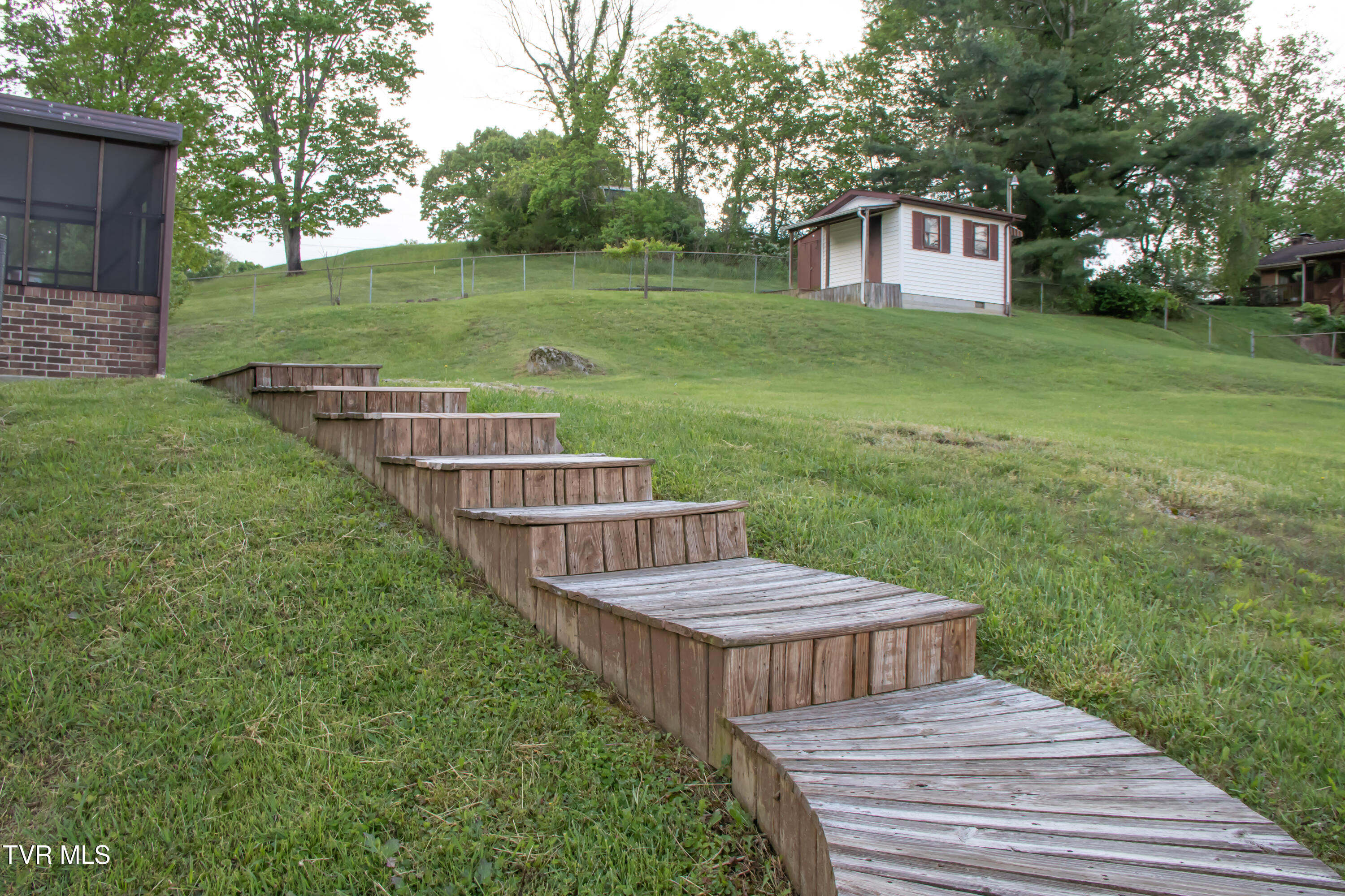 7324 White Pine Circle, Bristol, Virginia image 11