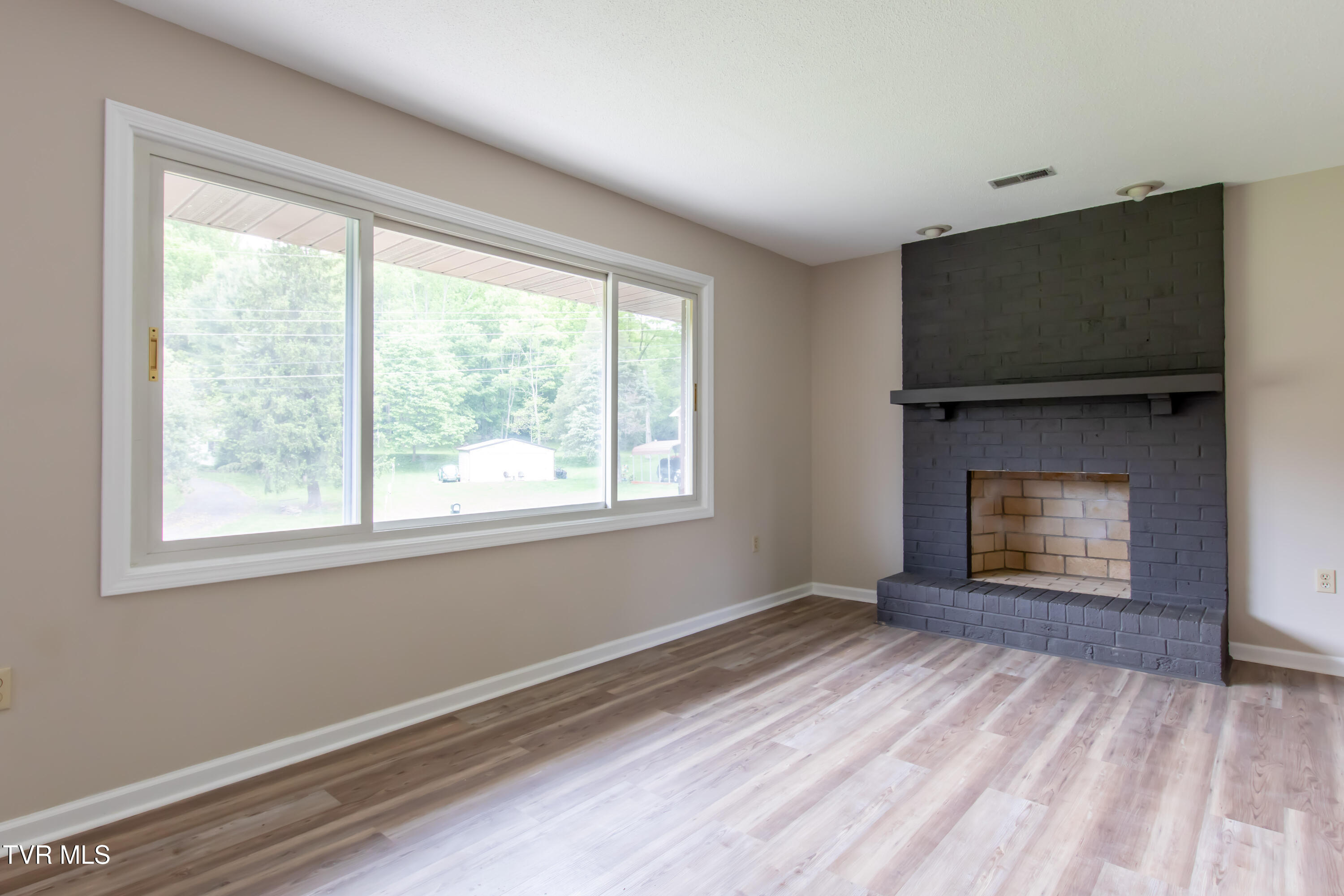 7324 White Pine Circle, Bristol, Virginia image 26