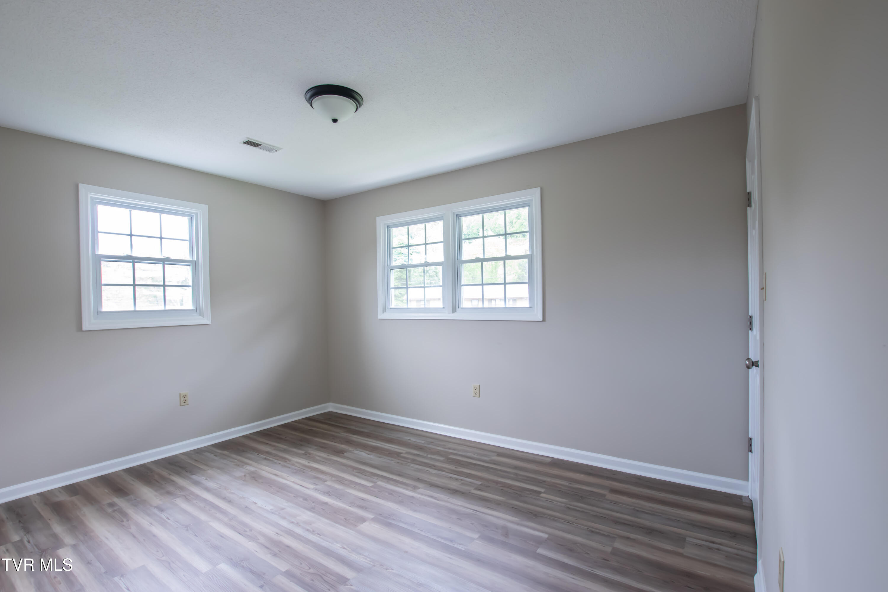 7324 White Pine Circle, Bristol, Virginia image 34