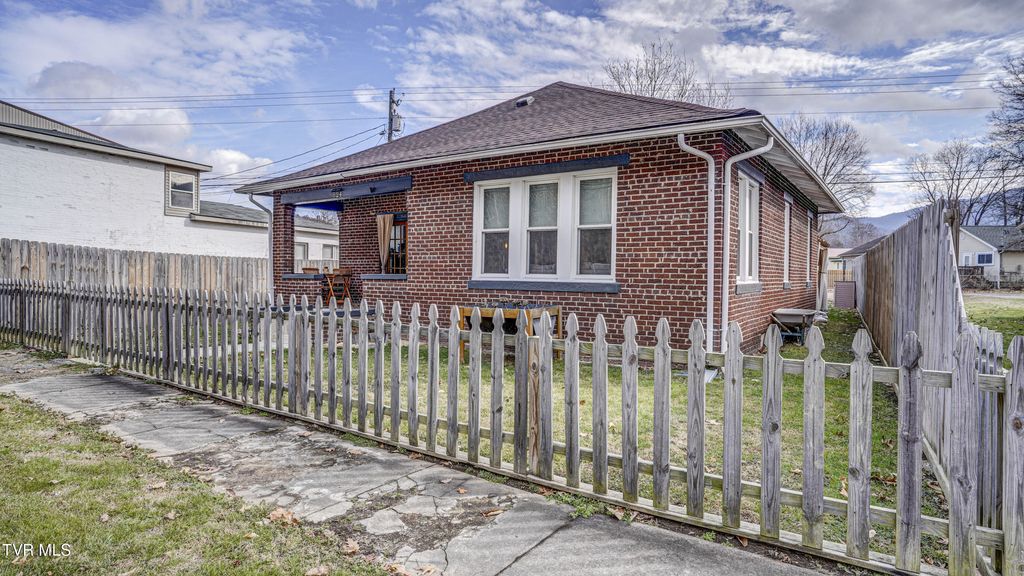 Photo of 524 Carolina Avenue, Erwin, TN 37650 (MLS # 9990487)