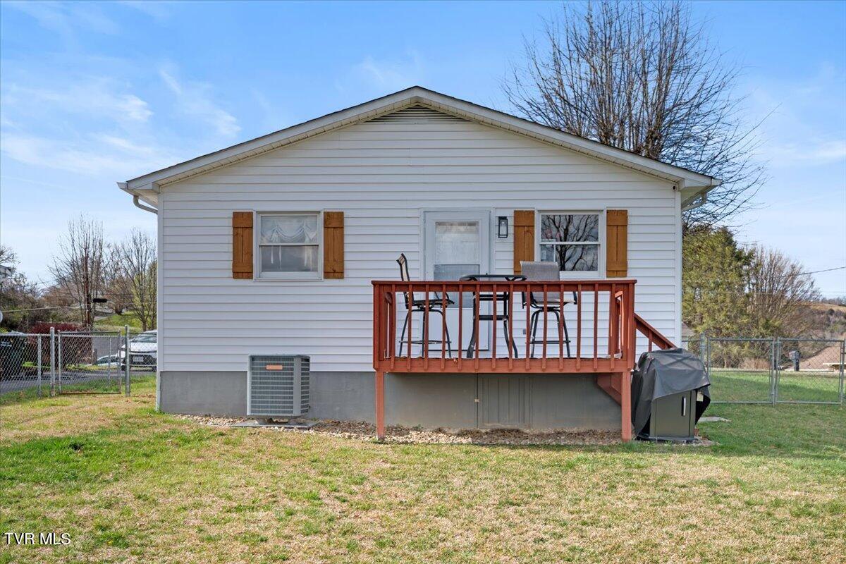 218 Magnolia Drive, Bristol, Virginia image 18