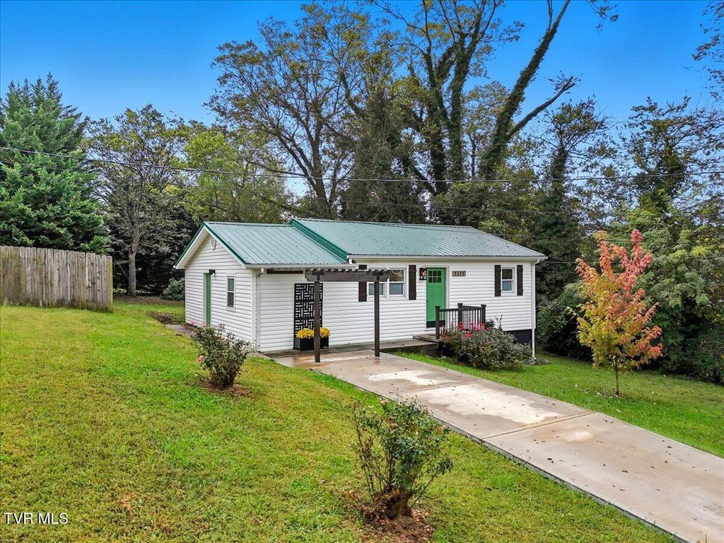 Photo of 1111 Tinsley Lane, Dandridge, TN 37725 (MLS # 9986828)