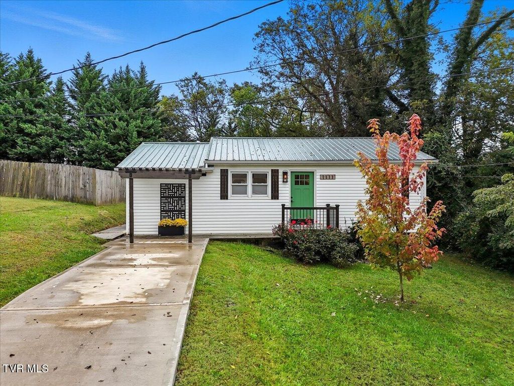 Photo of 1111 Tinsley Lane, Dandridge, TN 37725 (MLS # 9986828)