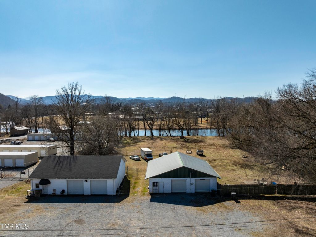 Photo of 217 Lovers Lane, Elizabethton, TN 37643 (MLS # 9991307)