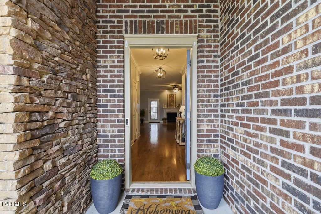 Photo of 2815 Wallace Court, Kingsport, TN 37664 (MLS # 9991838)