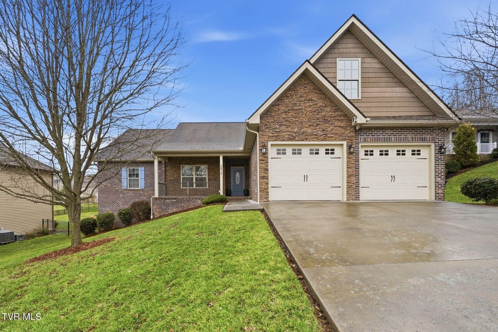 Photo of 2815 Wallace Court, Kingsport, TN 37664 (MLS # 9991838)