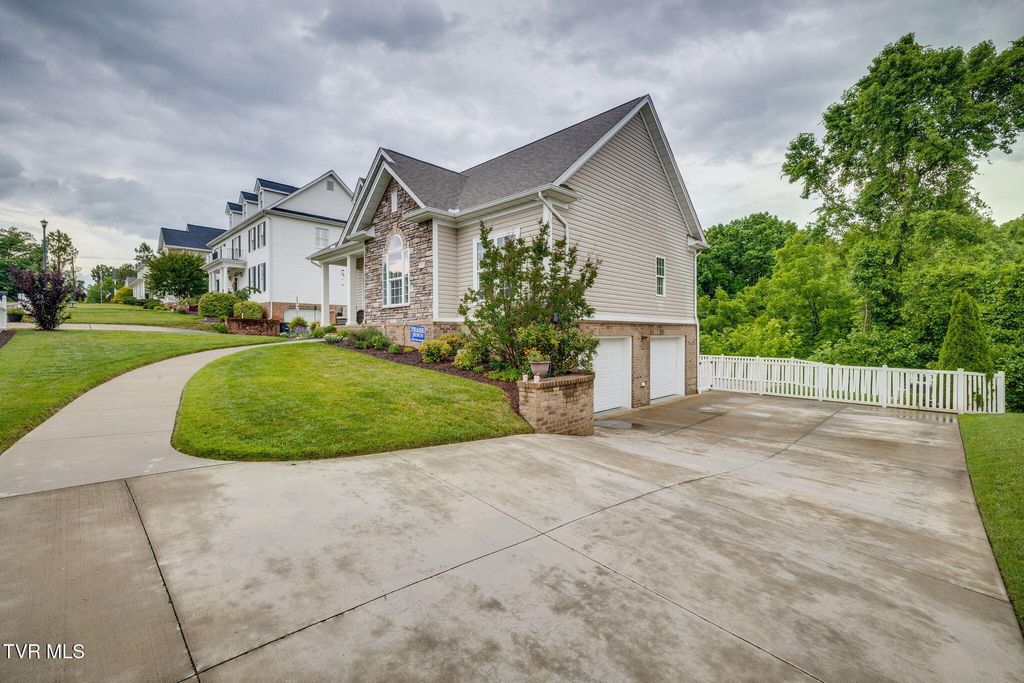 Photo of 2117 Saint Erics Court, Kingsport, TN 37660 (MLS # 9997064)