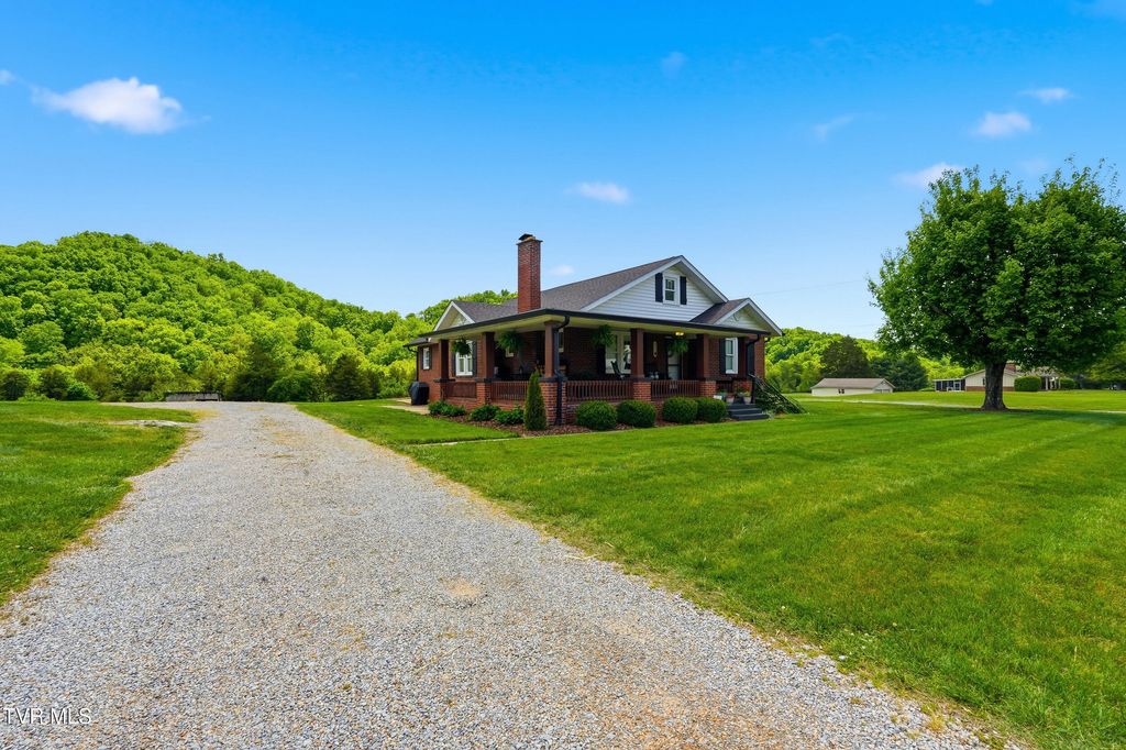 Photo of 543 Austin Springs Road, Piney Flats, TN 37686 (MLS # 9995427)