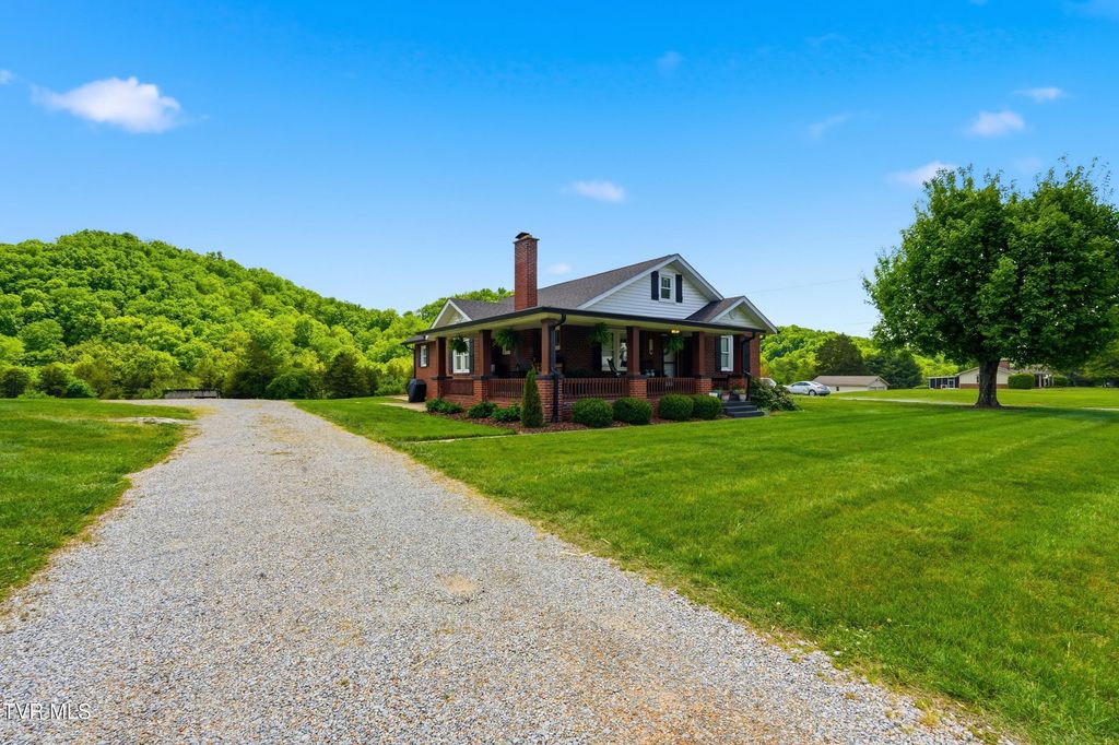 Photo of 543 Austin Springs Road, Piney Flats, TN 37686 (MLS # 9995427)