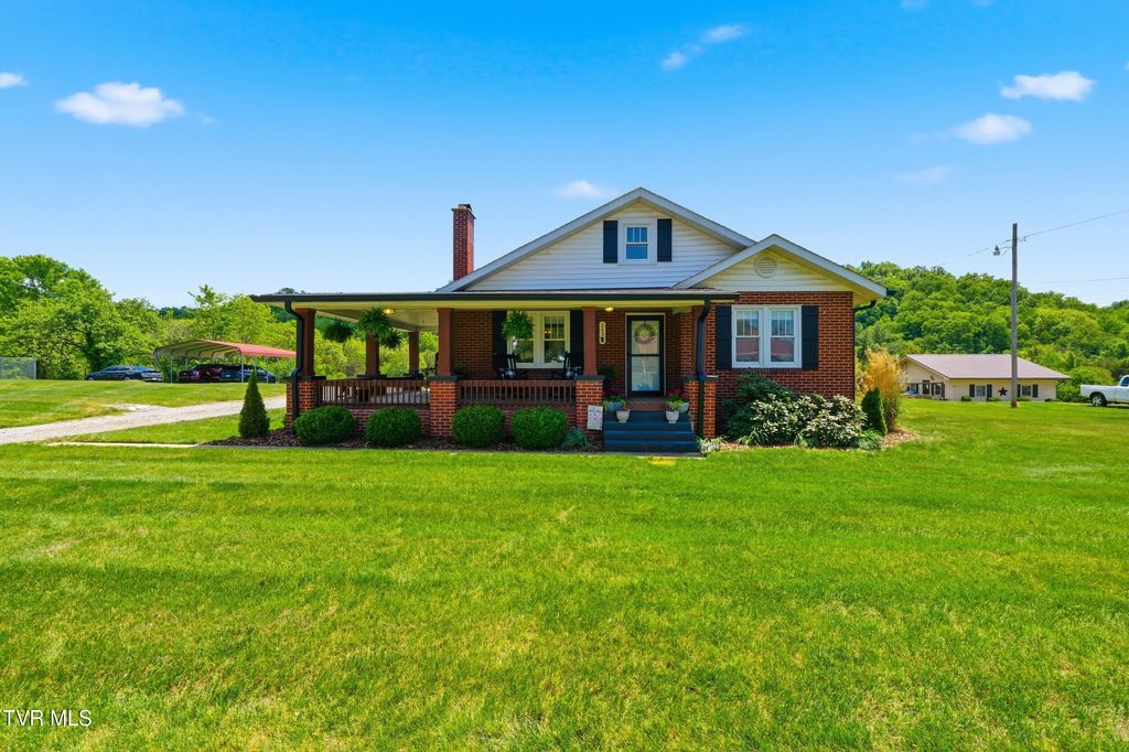 Photo of 543 Austin Springs Road, Piney Flats, TN 37686 (MLS # 9995427)