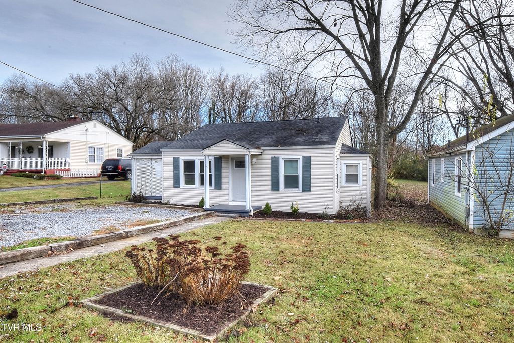 Photo of 805 Maple Street, Johnson City, TN 37601 (MLS # 9988679)