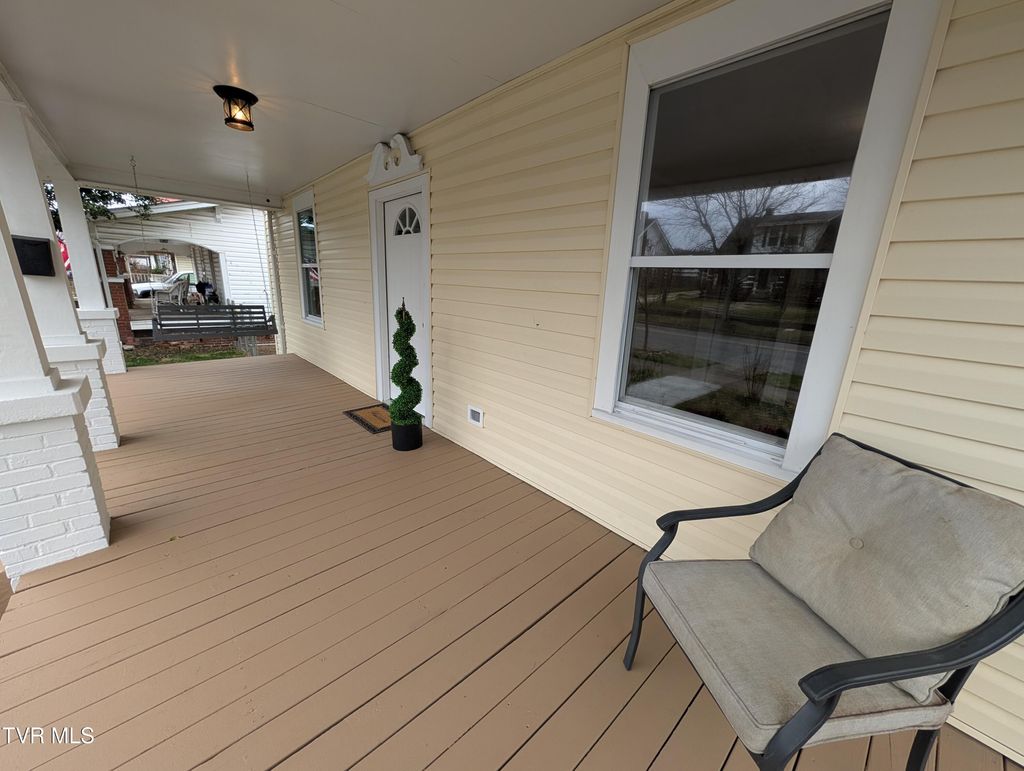 Photo of 1514 Sullivan Street, Kingsport, TN 37660 (MLS # 9991981)