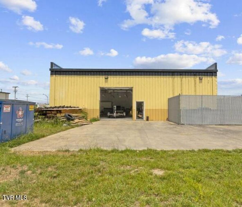 Photo of 2717 Stone Drive, Kingsport, TN 37660 (MLS # 9996130)