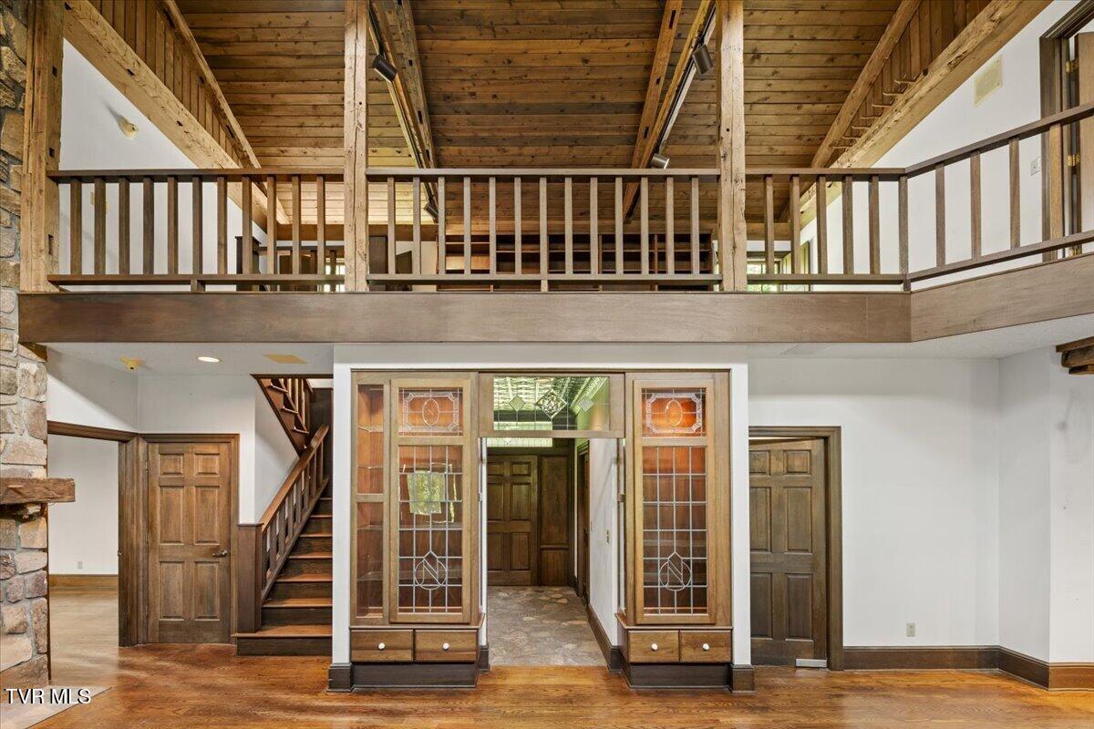 1094 Paul Bacon Road