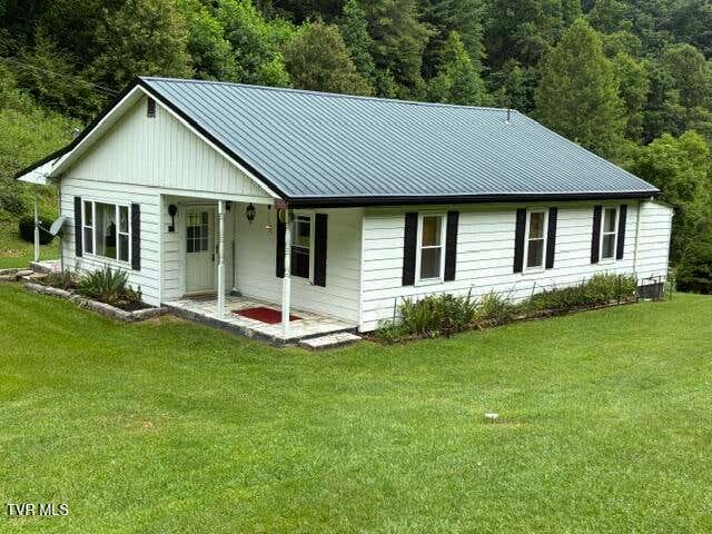 Photo of 237 April Drive, Clinchco, VA 24226 (MLS # 9999078)