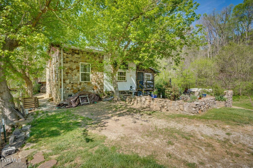 Photo of 170 Davis Road, Thorn Hill, TN 37881 (MLS # 9994153)