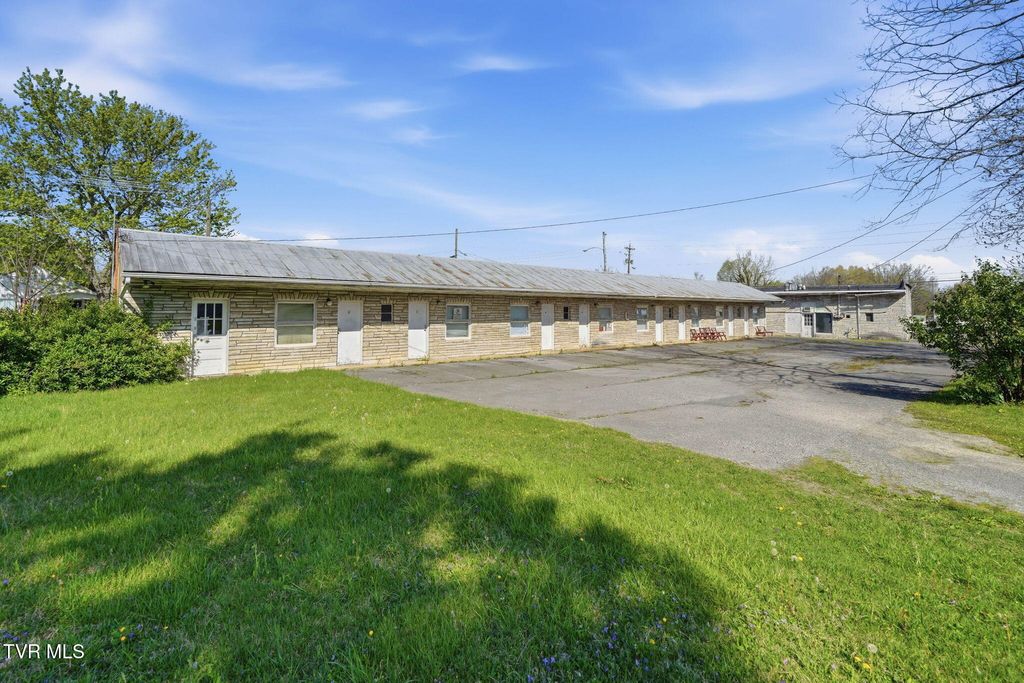 Photo of 3209 Memorial Boulevard, Kingsport, TN 37664 (MLS # 9993800)