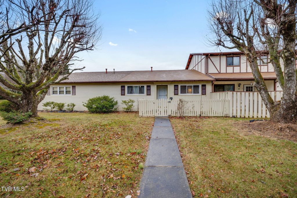 Photo of 73 Tulip Grove Circle Cir #6, Bristol, TN 37620 (MLS # 9989481)