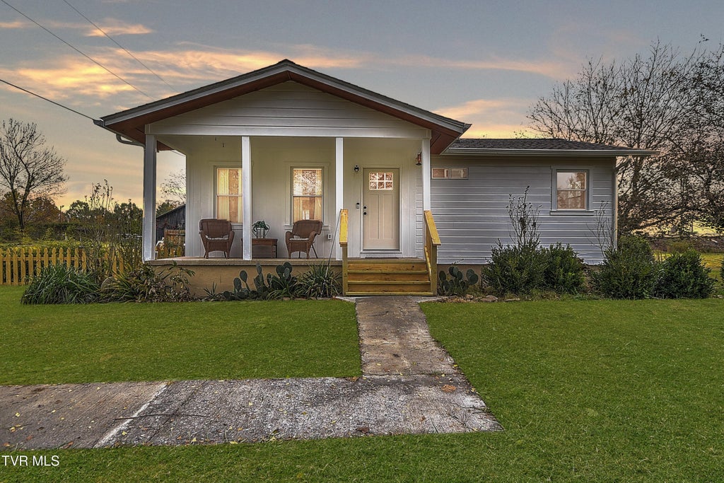 Photo of 940 Shipp Street, Kingsport, TN 37660 (MLS # 10000868)