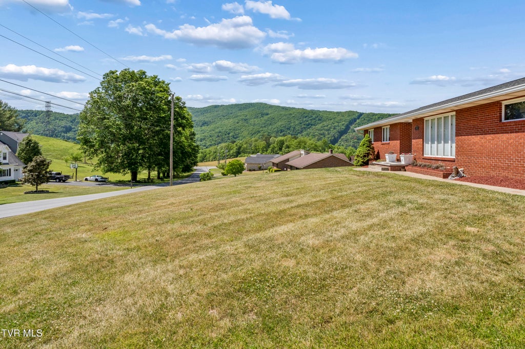 Photo of 113 Oakwood Lane, Erwin, TN 37650 (MLS # 9998986)