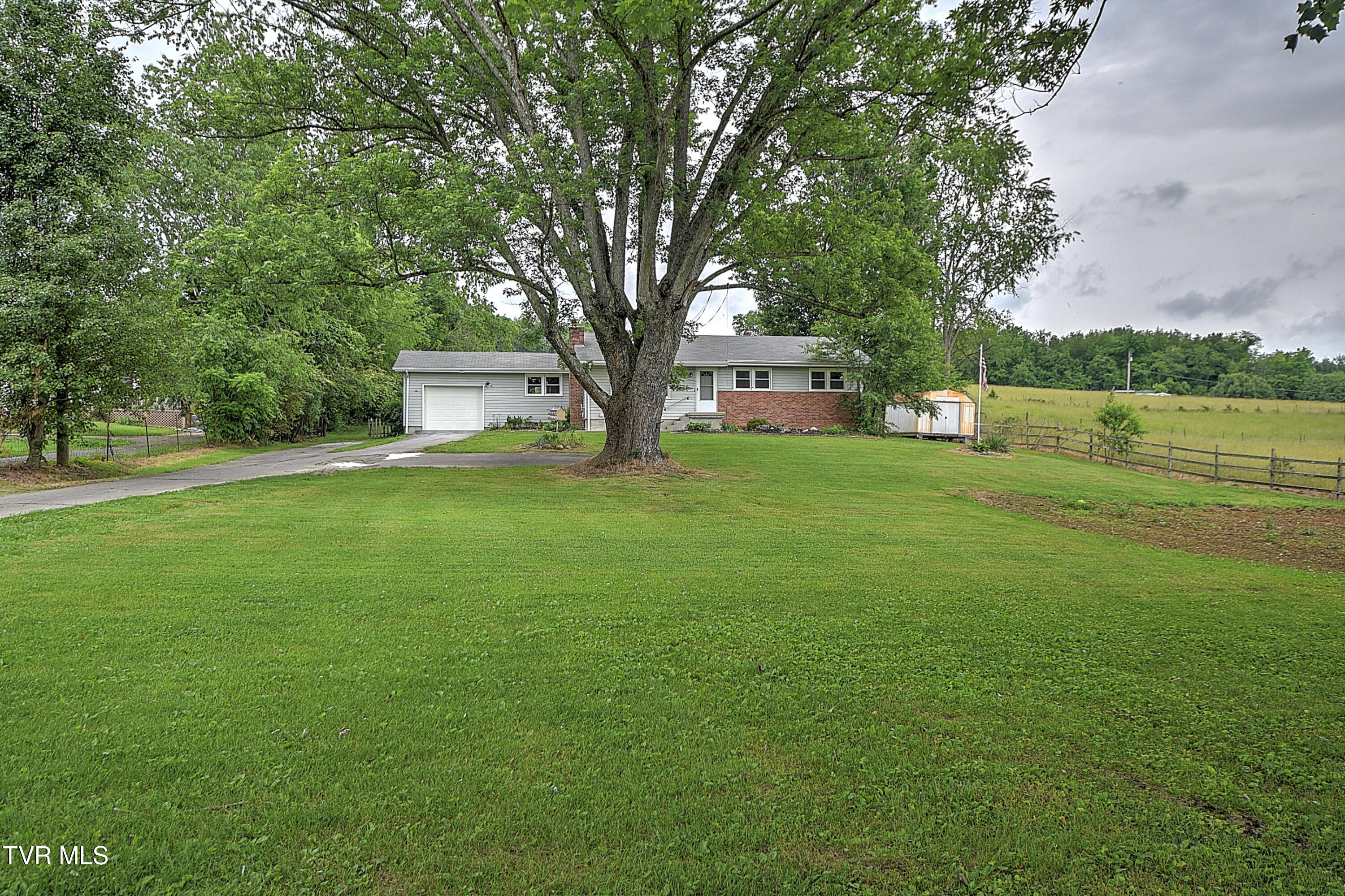13537 Sinking Creek Road, Bristol, Virginia image 1
