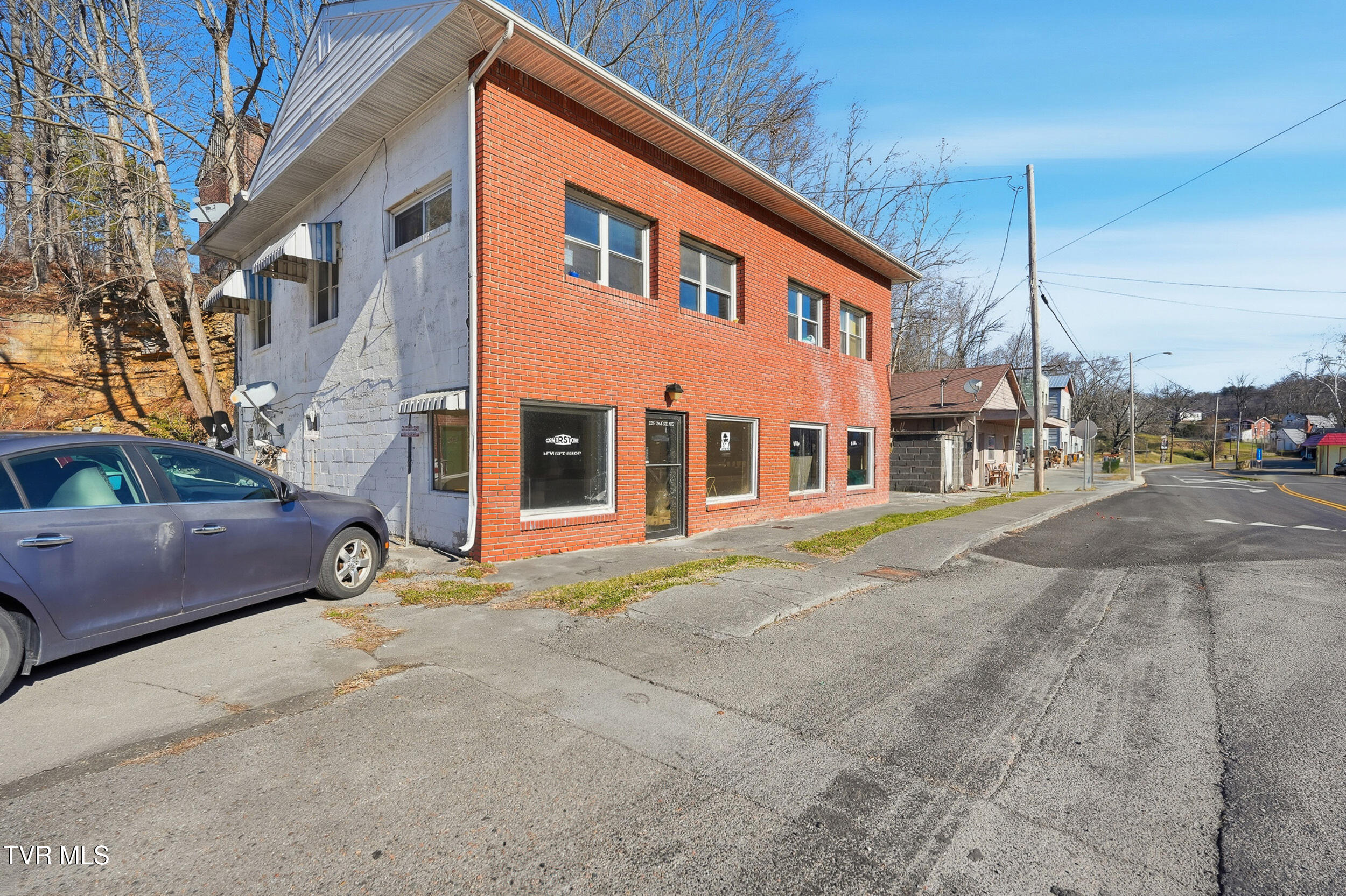 207 Northeast Diagonal Avenue