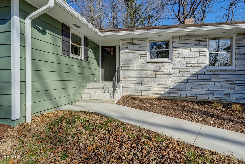 Photo of 4407 Mitchell Road, Kingsport, TN 37664 (MLS # 9989800)