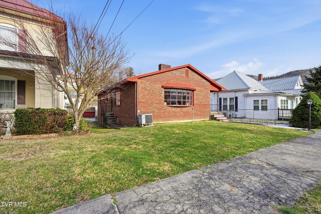 Photo of 128 10th Street, Norton, VA 24273 (MLS # 9990813)