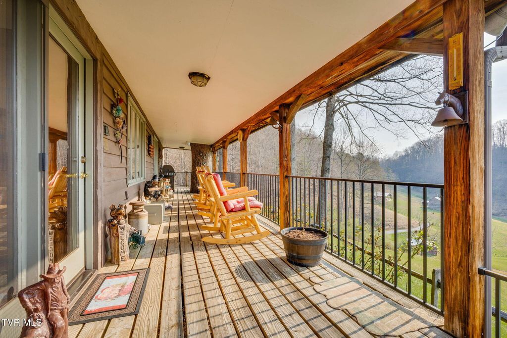 Photo of 341 Hawk Drive, Gate City, VA 24251 (MLS # 9994309)