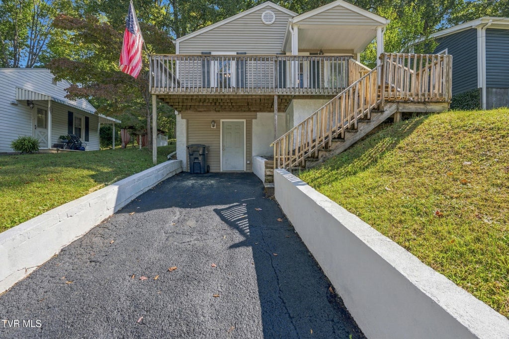 Photo of 1409 Rock Rose Road, Bristol, TN 37620 (MLS # 10001920)