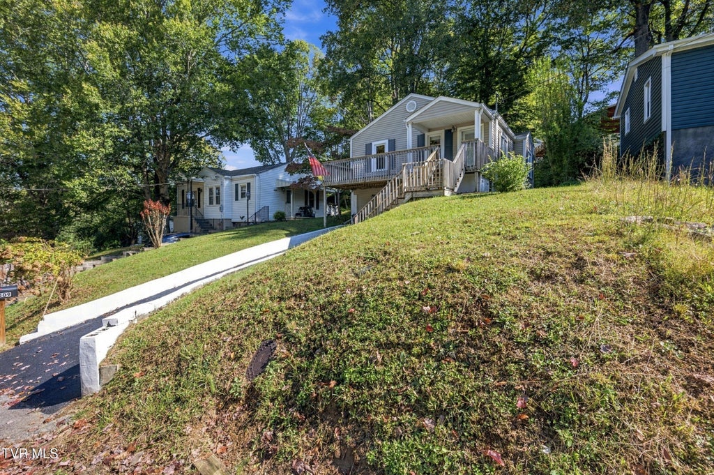 Photo of 1409 Rock Rose Road, Bristol, TN 37620 (MLS # 10001920)