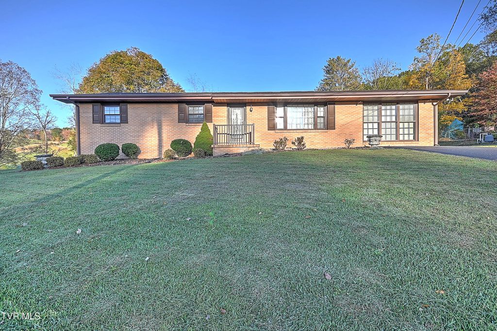 Photo of 7323 White Pine Circle, Bristol, VA 24202 (MLS # 9987450)