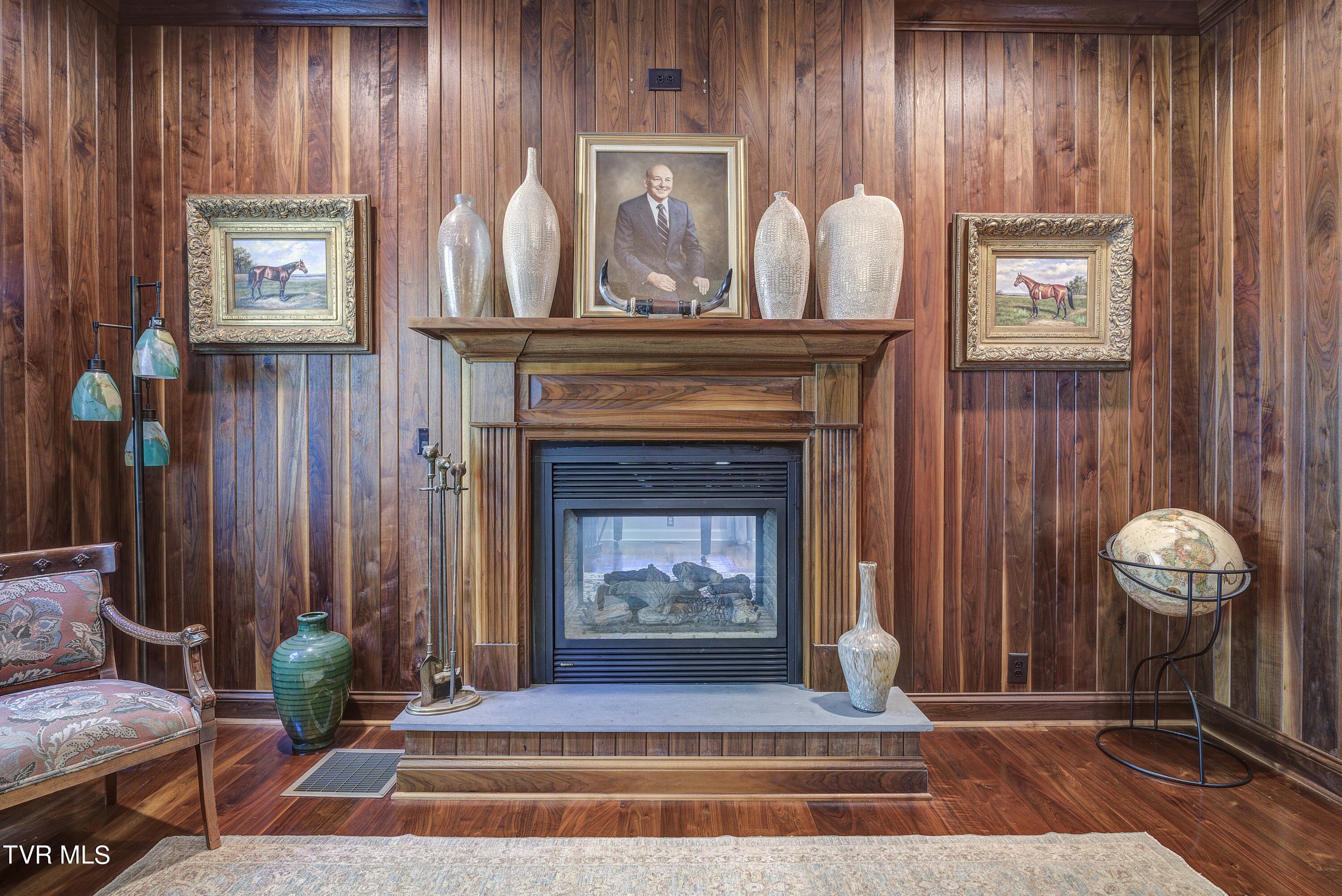 Bristol, Tennessee 37620, United States, 4 Bedrooms Bedrooms, ,5 BathroomsBathrooms,Residential,Pending,56434