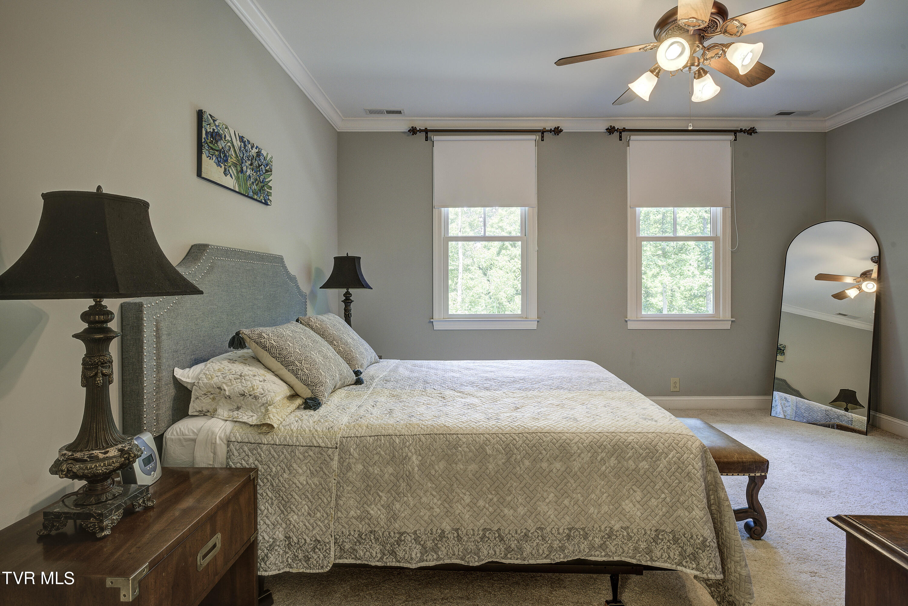 Bristol, Tennessee 37620, United States, 4 Bedrooms Bedrooms, ,5 BathroomsBathrooms,Residential,Pending,56434