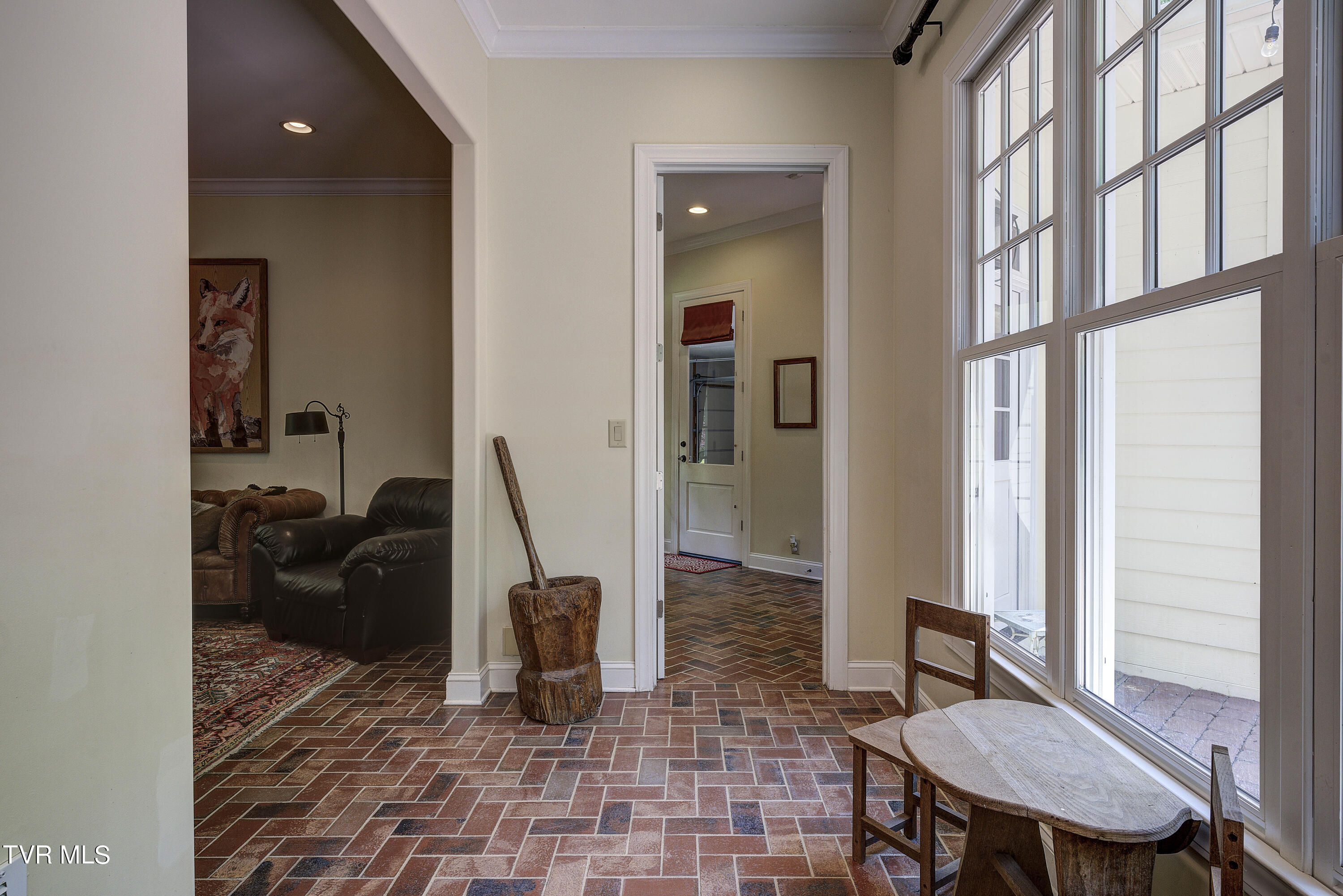 Bristol, Tennessee 37620, United States, 4 Bedrooms Bedrooms, ,5 BathroomsBathrooms,Residential,Pending,56434