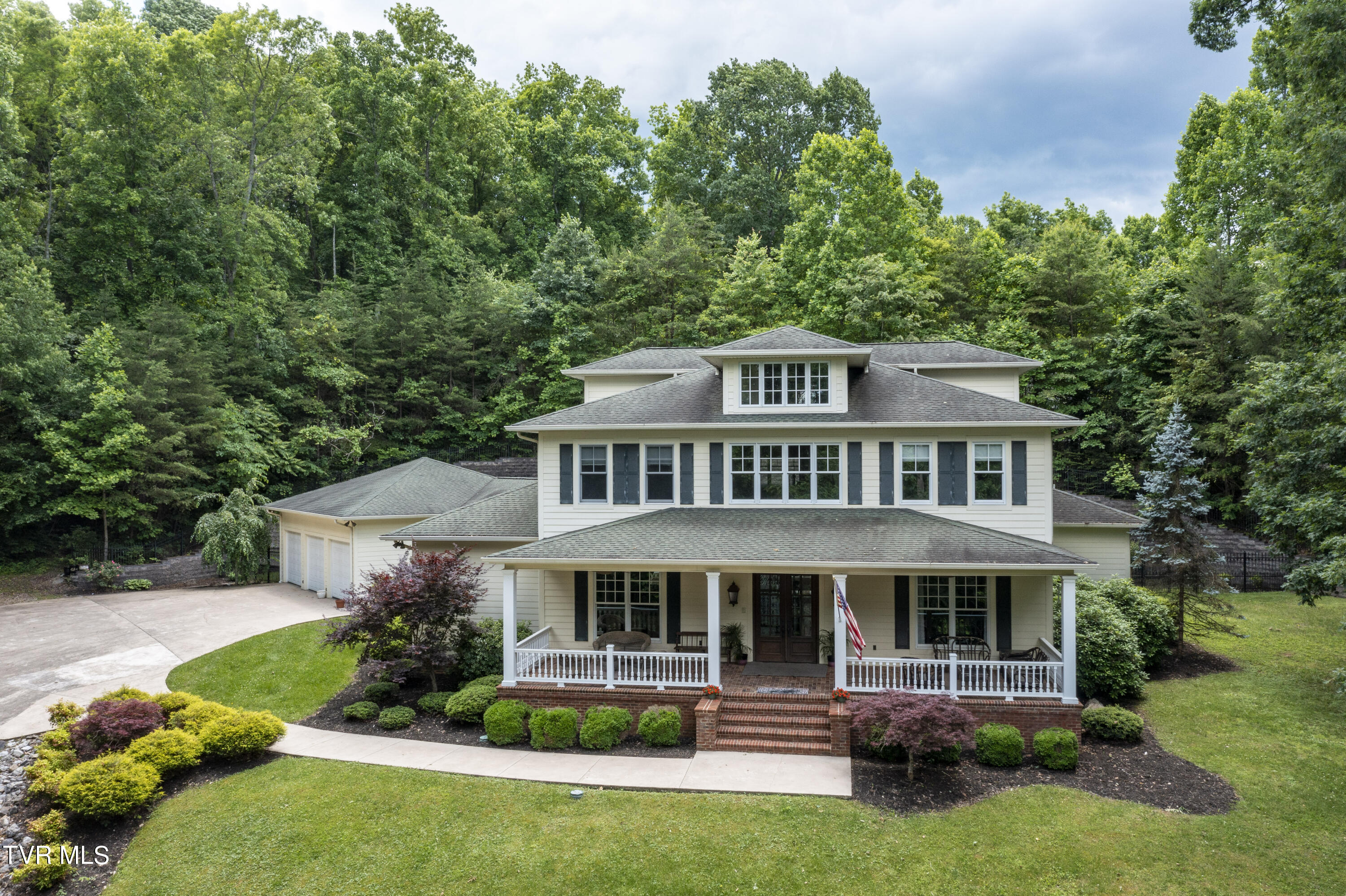 Bristol, Tennessee 37620, United States, 4 Bedrooms Bedrooms, ,5 BathroomsBathrooms,Residential,Pending,56434 Bristol, Tennessee 37620, United States, 4 Bedrooms Bedrooms, ,5 BathroomsBathrooms,Residential,Pending,56434