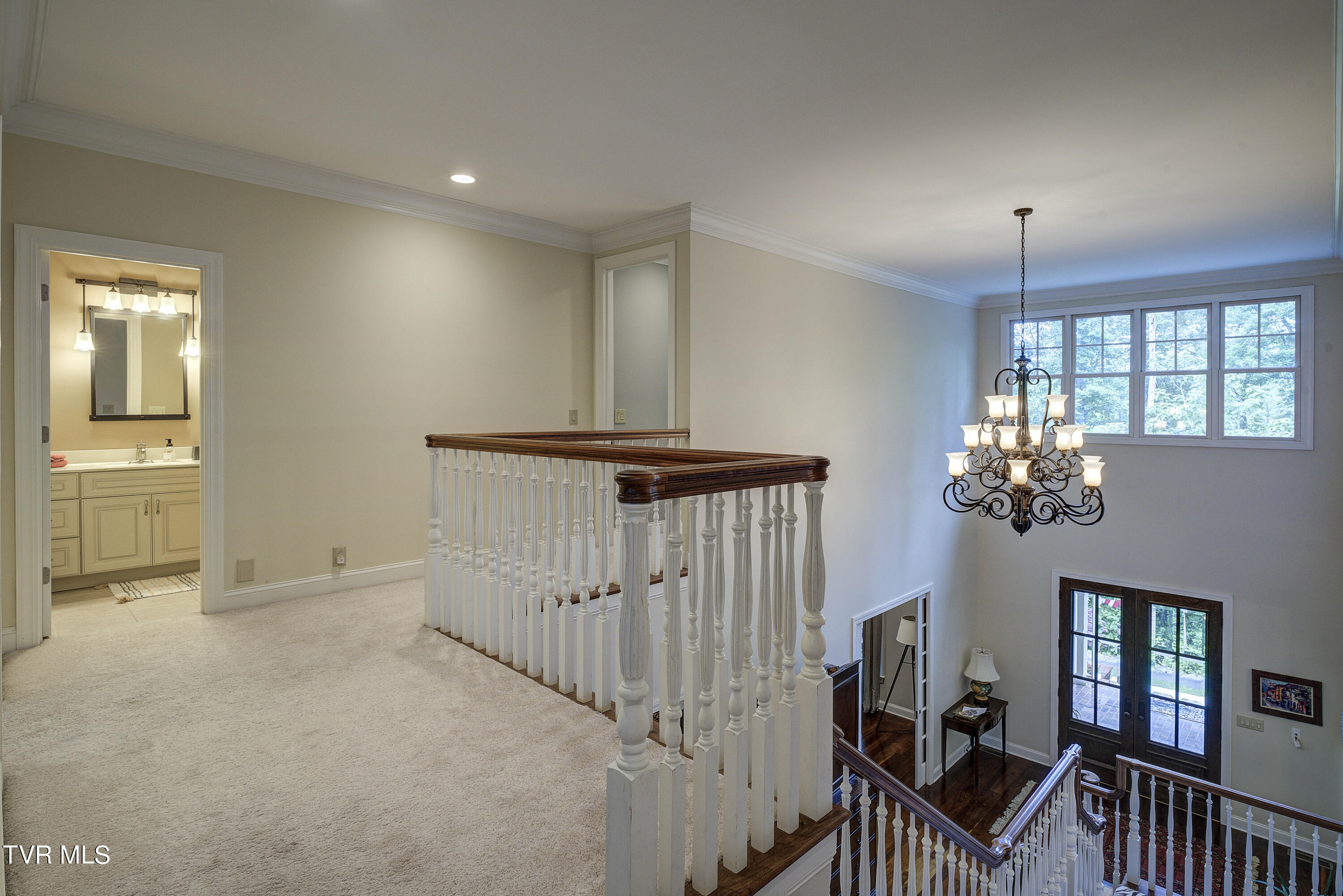 Bristol, Tennessee 37620, United States, 4 Bedrooms Bedrooms, ,5 BathroomsBathrooms,Residential,Pending,56434