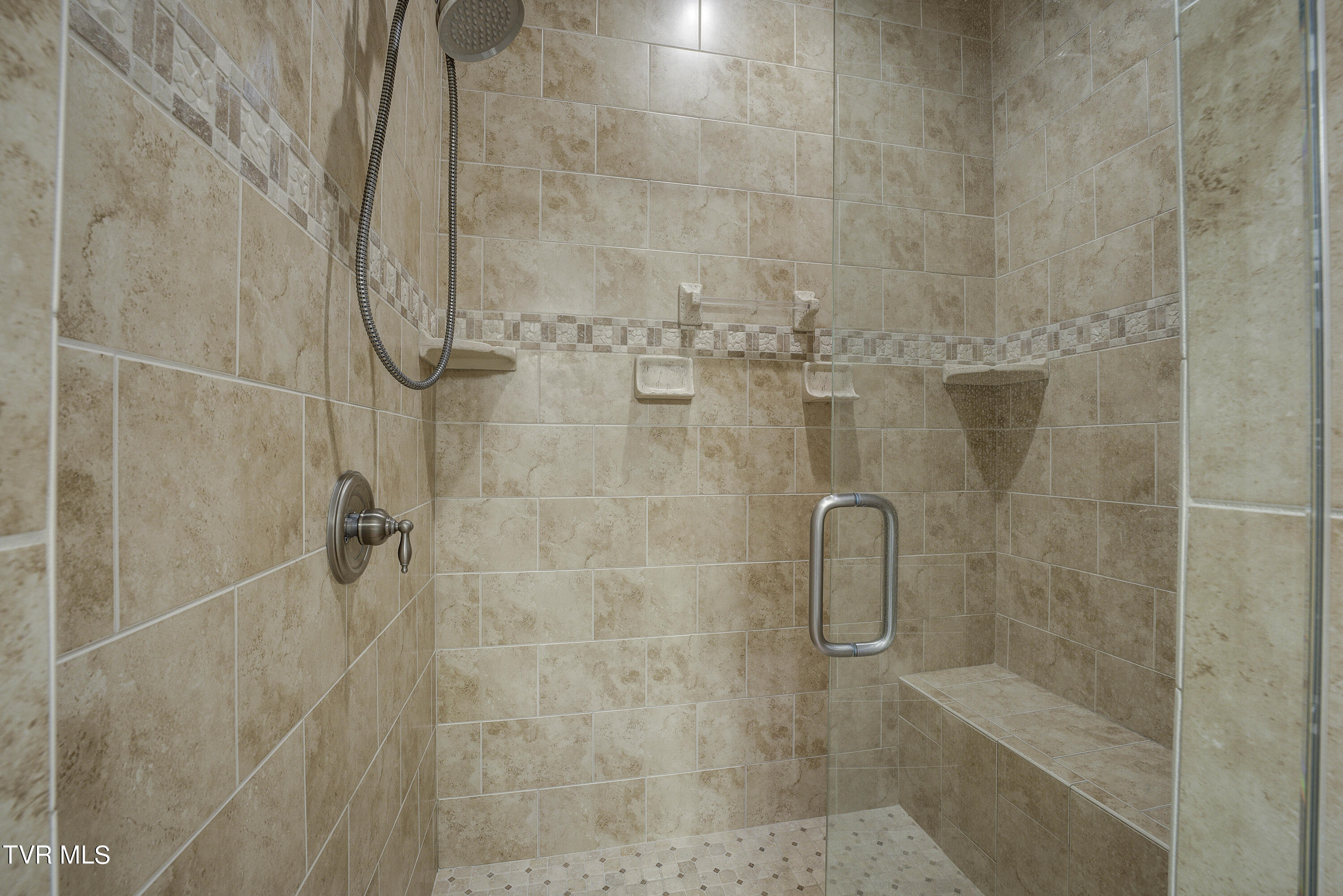 Bristol, Tennessee 37620, United States, 4 Bedrooms Bedrooms, ,5 BathroomsBathrooms,Residential,Pending,56434