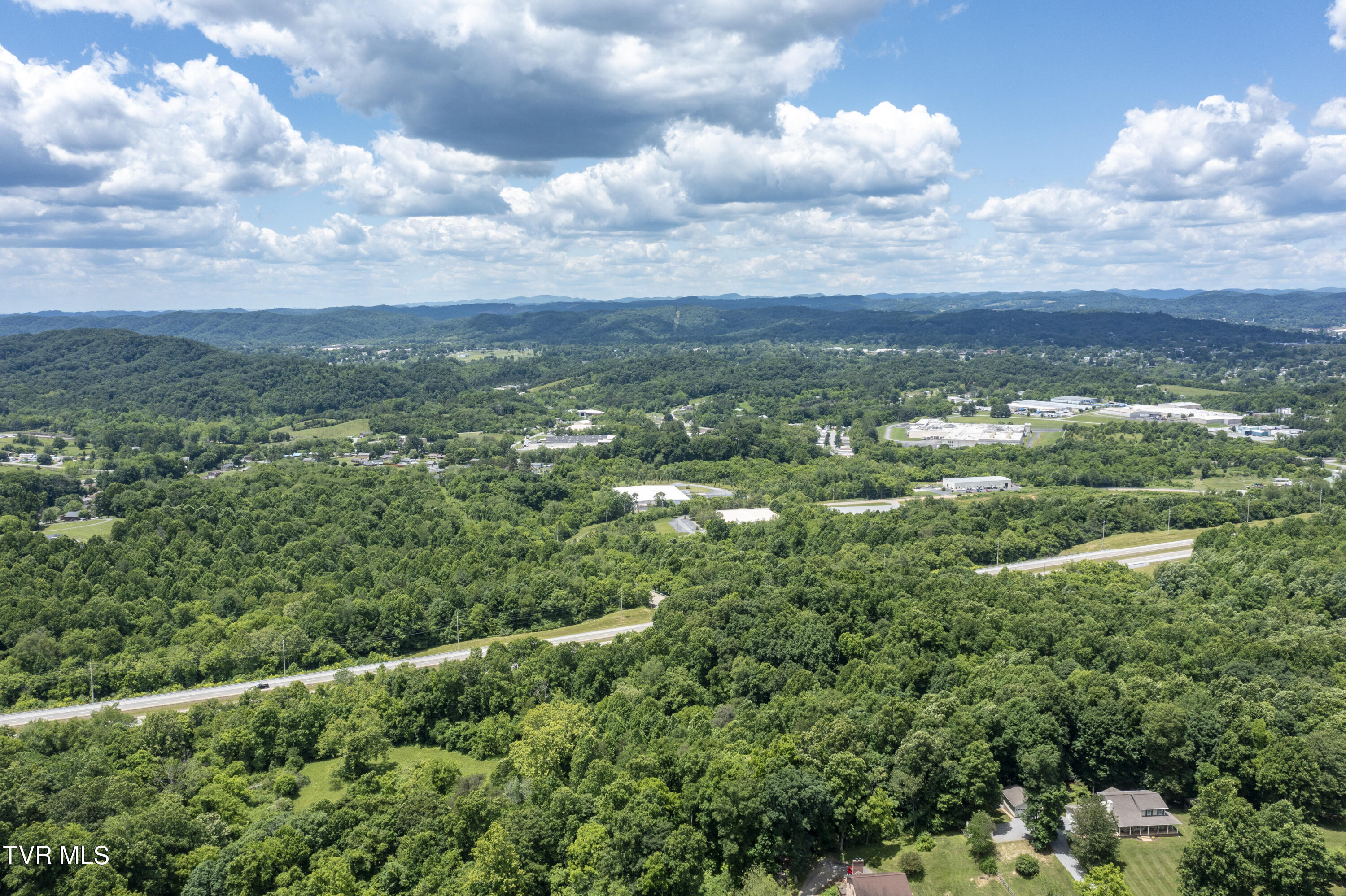 Bristol, Tennessee 37620, United States, 4 Bedrooms Bedrooms, ,5 BathroomsBathrooms,Residential,Pending,56434