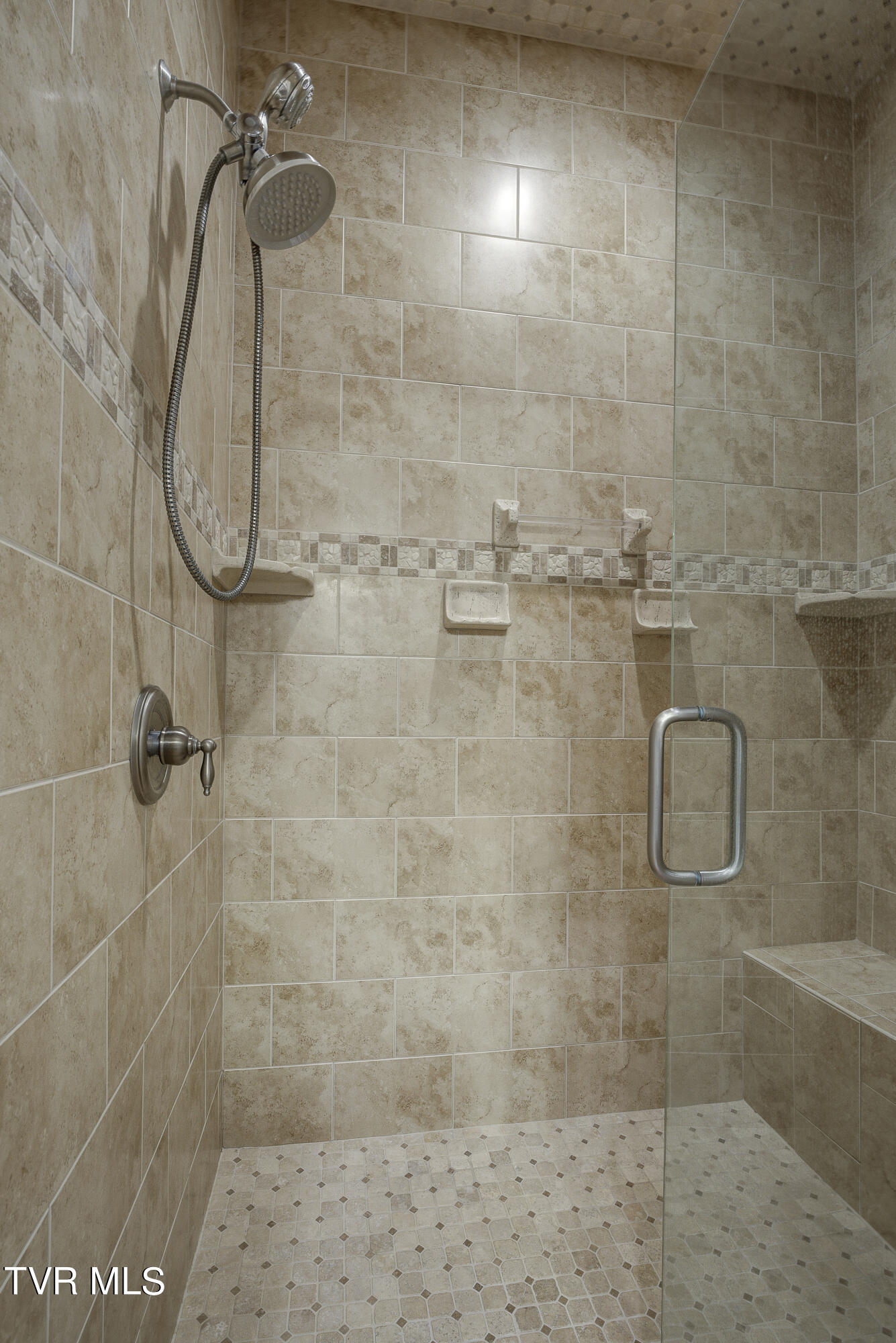 Bristol, Tennessee 37620, United States, 4 Bedrooms Bedrooms, ,5 BathroomsBathrooms,Residential,Pending,56434