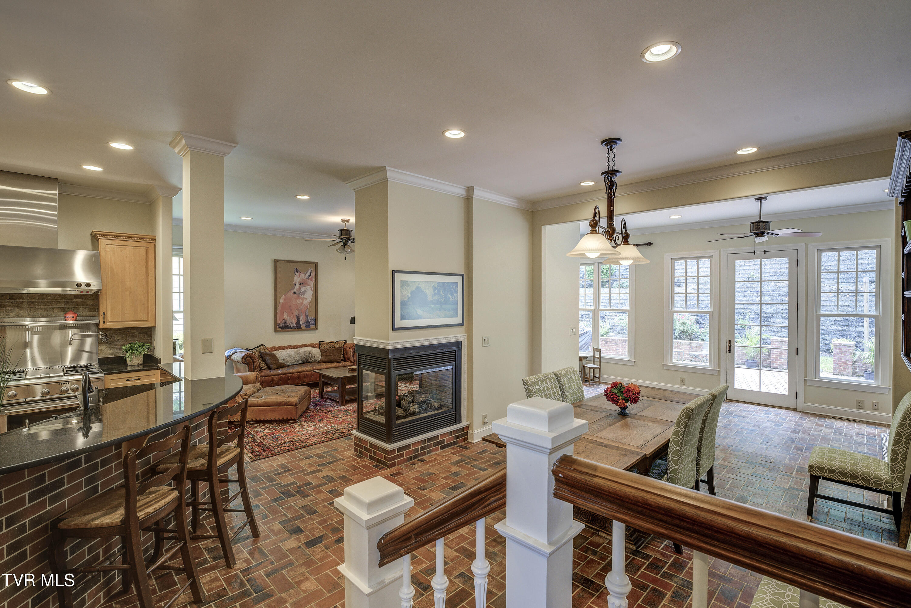 Bristol, Tennessee 37620, United States, 4 Bedrooms Bedrooms, ,5 BathroomsBathrooms,Residential,Pending,56434